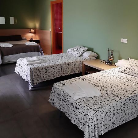 The Factory Residence Hall Сеговия Екстериор снимка