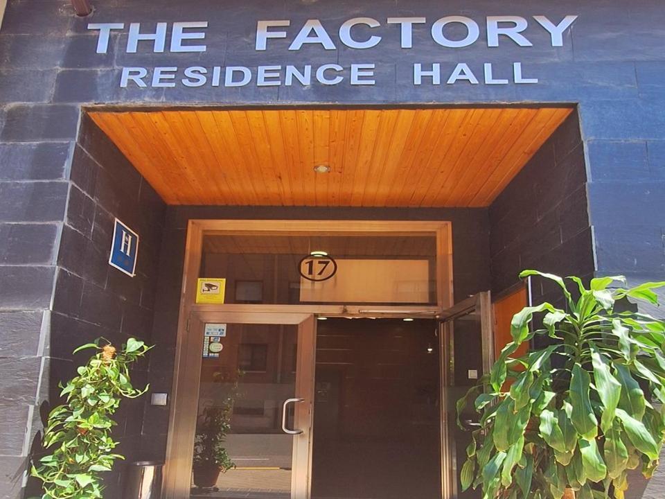 The Factory Residence Hall Сеговия Екстериор снимка