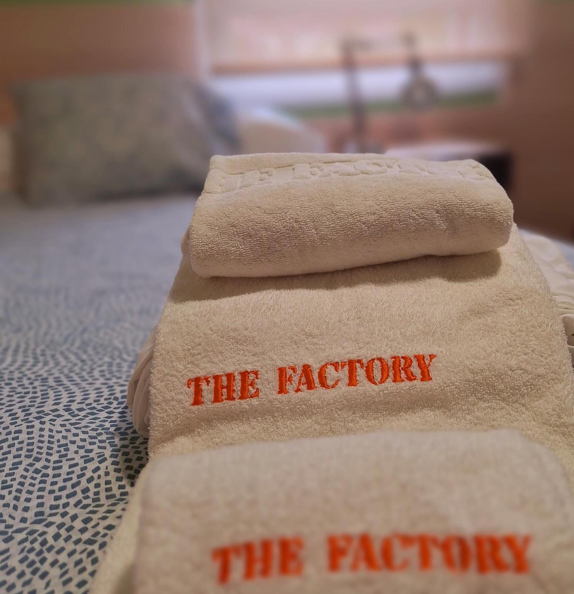 The Factory Residence Hall Сеговия Екстериор снимка